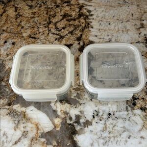 Pampered Chef 4” Glass Containers w Snap Lid-Set of 2